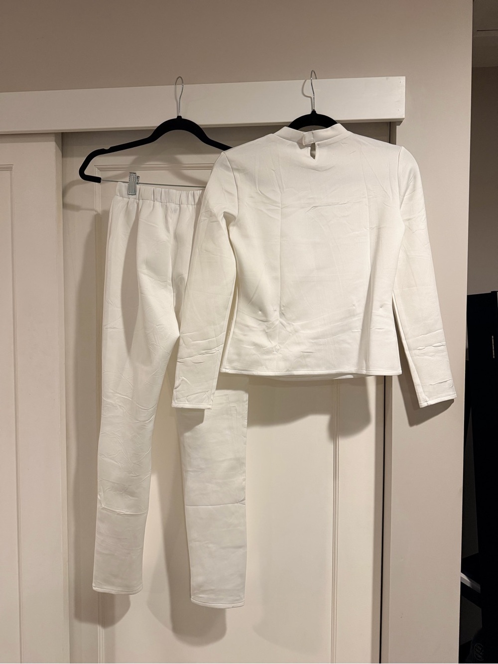🪐Adult Star Wars Padme’ Small White Two-Piece Top & Legging Set w/ Accessories - Picture 5 of 15